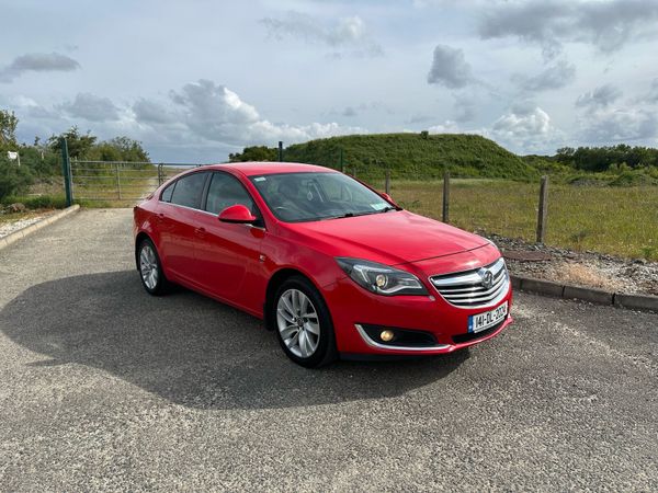 Vauxhall Insignia Hatchback, Diesel, 2014, Red