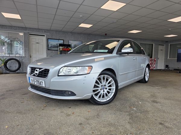 Volvo S40 Saloon, Diesel, 2011, Silver