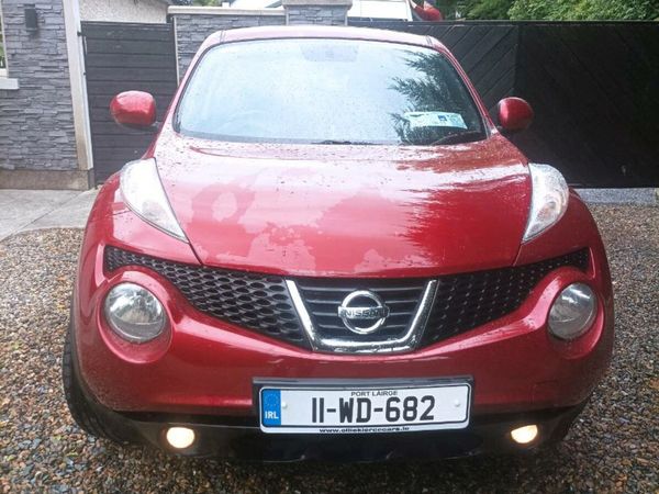 Nissan Juke SUV, Petrol, 2011, Red