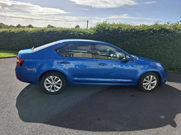 Skoda Octavia Saloon, Diesel, 2019, Blue