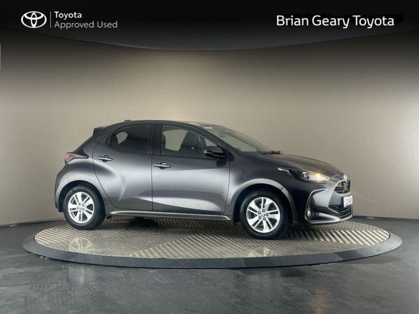 Toyota Yaris Hatchback, Petrol Hybrid, 2022, Grey