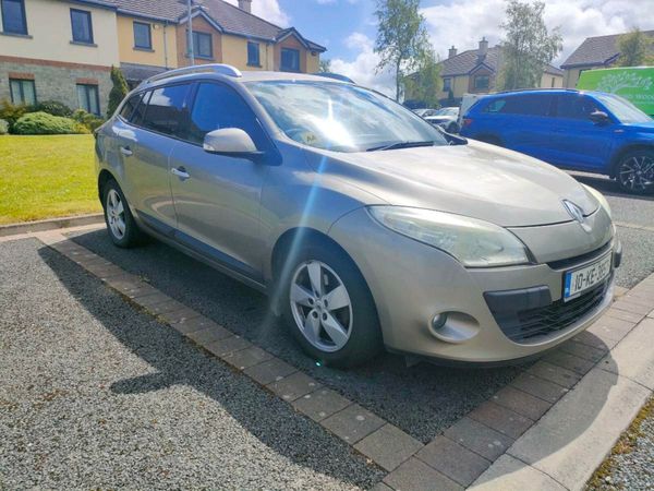 Renault Megane Estate, Diesel, 2010, Gold