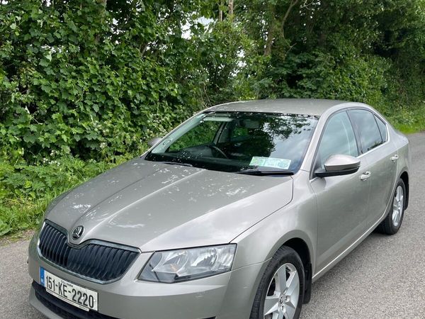 Skoda Octavia Saloon, Diesel, 2015, Beige