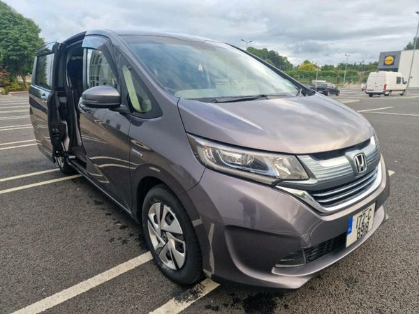 Honda Freed MPV, Petrol, 2017, Grey