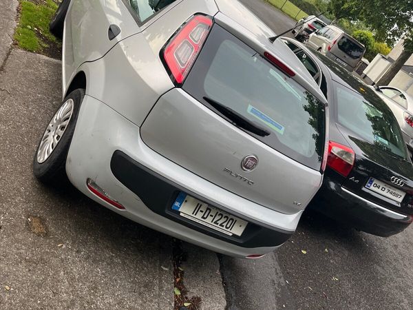 Fiat Punto Hatchback, Petrol, 2011, Grey