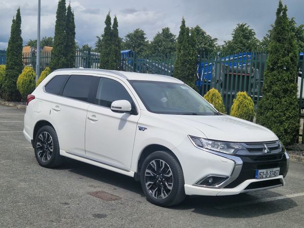 Mitsubishi Outlander SUV, Petrol Plug-in Hybrid, 2015, White