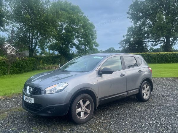 Nissan Qashqai Hatchback, Diesel, 2012, Grey