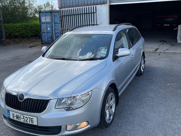 Skoda Superb Estate, Diesel, 2011, Silver