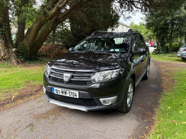 Dacia Sandero Stepway Hatchback, Diesel, 2016, Black