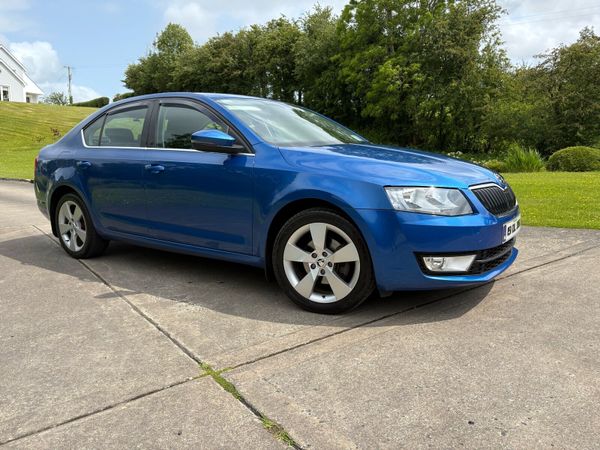 Skoda Octavia Saloon, Diesel, 2015, Blue