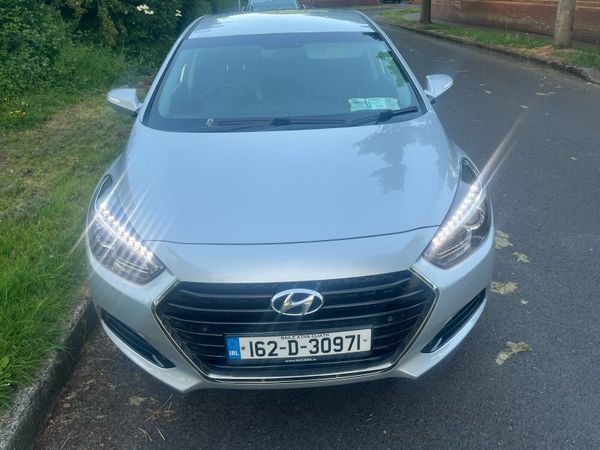 Hyundai i40 Saloon, Diesel, 2016, Silver