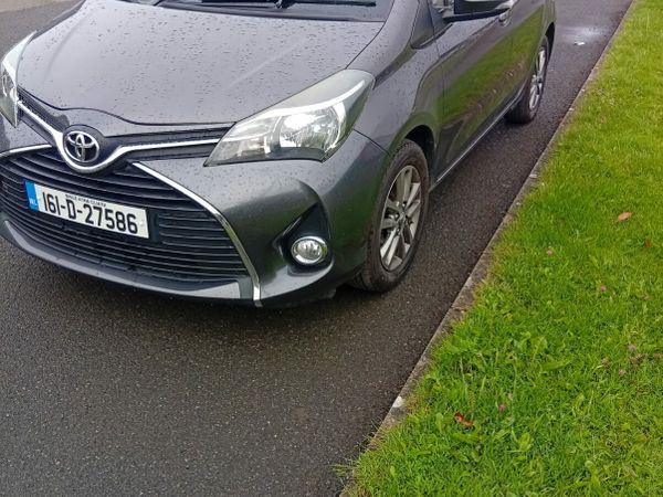Toyota Yaris Hatchback, Petrol, 2016, Grey