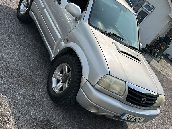 Suzuki Grand Vitara SUV, Diesel, 2004, Silver