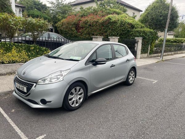 Peugeot 208 Hatchback, Diesel, 2013, Grey