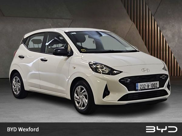 Hyundai i10 Hatchback, Petrol, 2023, White