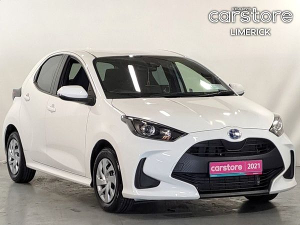 Toyota Yaris Hatchback, Petrol Hybrid, 2021, White