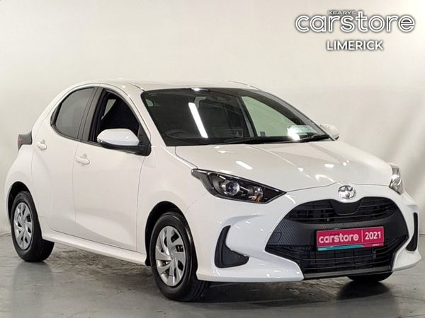 Toyota Yaris Hatchback, Petrol, 2021, White