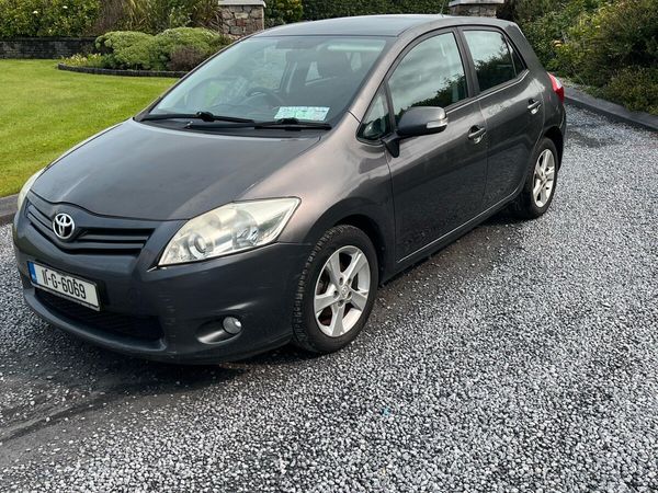 Toyota Auris Hatchback, Petrol, 2011, Grey