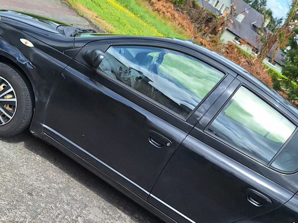 Toyota Yaris Hatchback, Petrol, 2002, Black