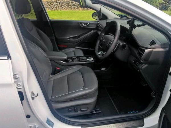 Hyundai IONIQ Hatchback, Electric, 2022, White