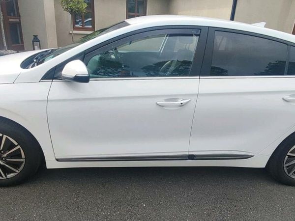 Hyundai IONIQ Hatchback, Electric, 2022, White