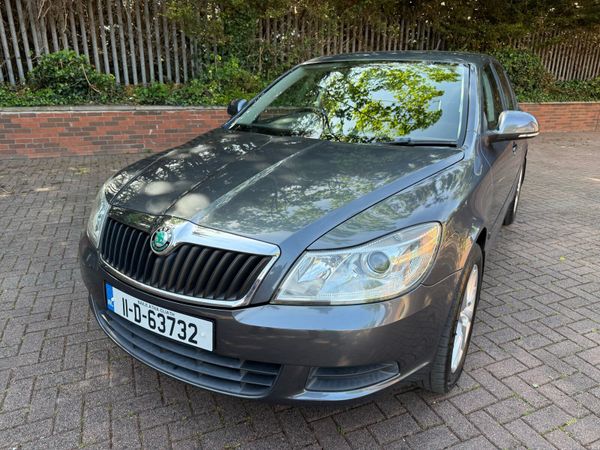 Skoda Octavia Hatchback, Petrol, 2011, Grey