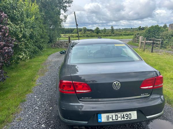 Volkswagen Passat Saloon, Diesel, 2011, Grey
