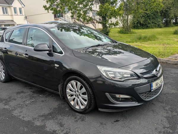 Opel Astra Hatchback, Diesel, 2014, Black