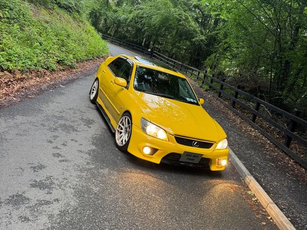 Lexus IS Saloon, Petrol, 2004, Yellow