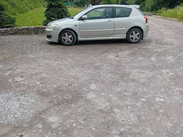 Toyota Corolla Hatchback, Diesel, 2005, Silver