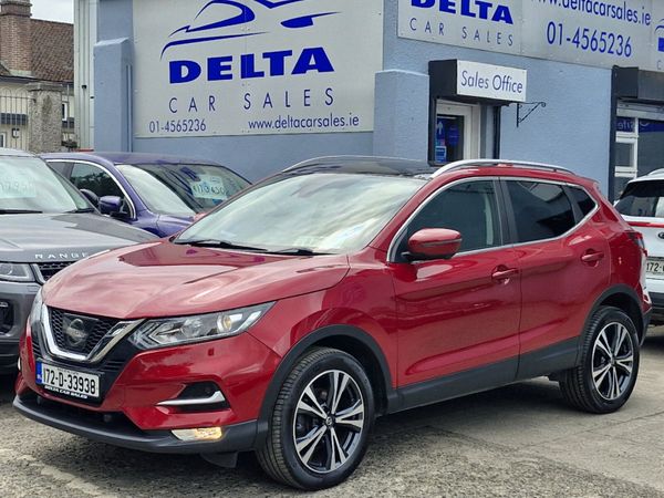 Nissan Qashqai SUV, Petrol, 2017, Red