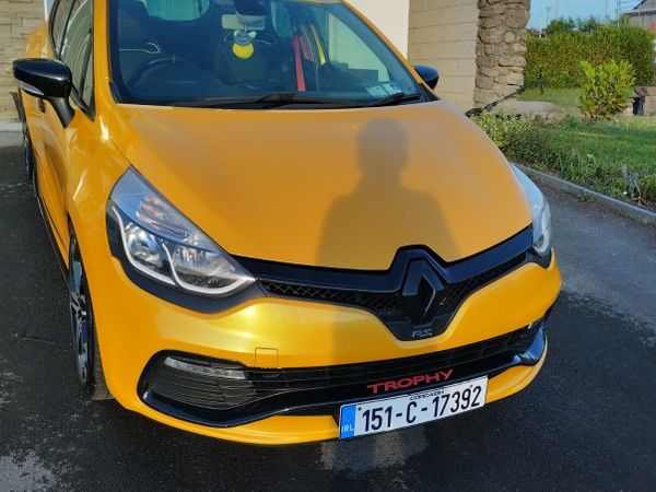 Renault Clio Hatchback, Petrol, 2015, Yellow