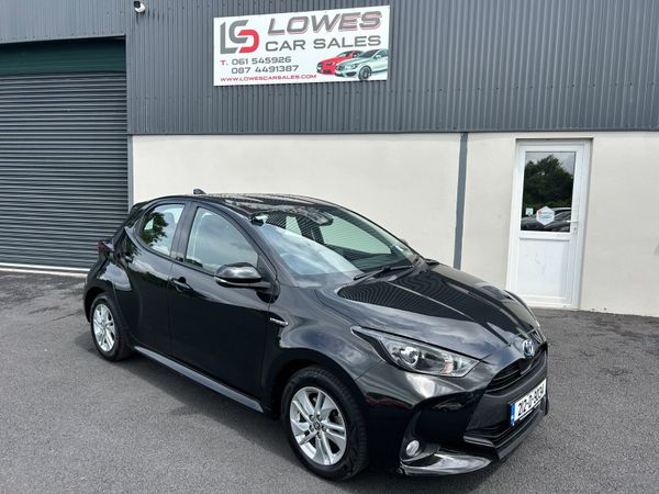 Toyota Yaris Hatchback, Petrol Hybrid, 2021, Black