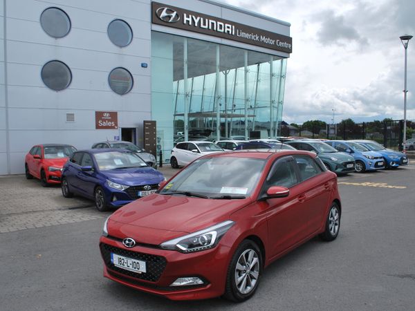 Hyundai i20 Hatchback, Petrol, 2018, Red