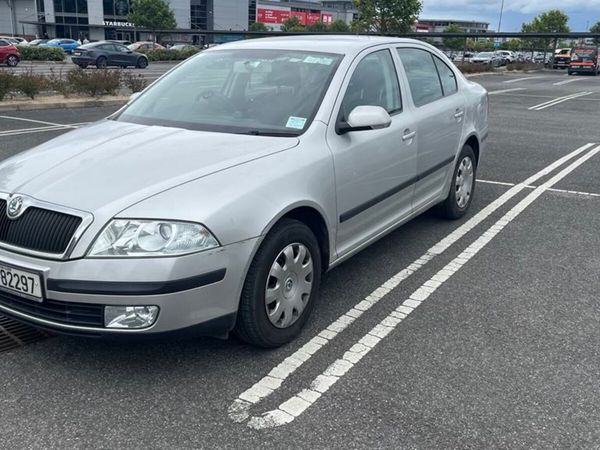 Skoda Octavia Hatchback, Petrol, 2005, Silver