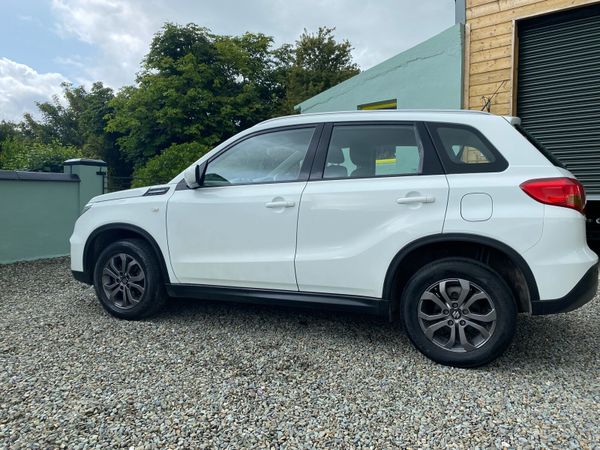 Suzuki Vitara SUV, Petrol, 2017, White