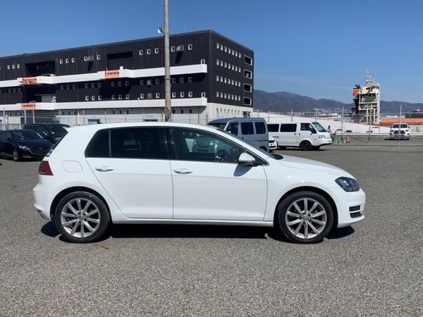 Volkswagen Golf Hatchback, Petrol, 2014, White