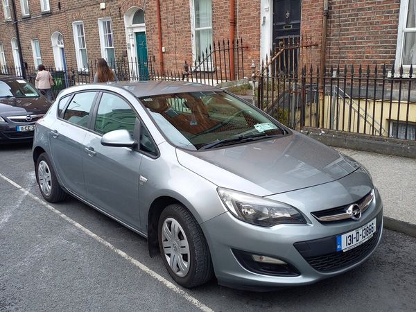 Opel Astra MPV, Petrol, 2013, Silver