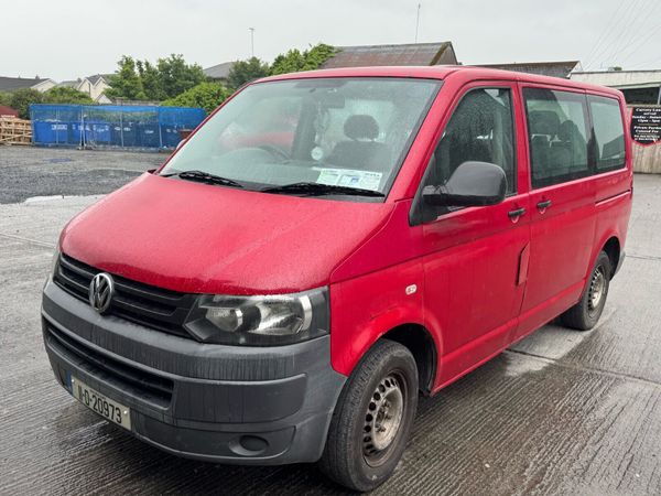 Volkswagen Shuttle MPV, Diesel, 2011, Red