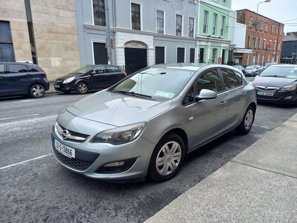 Opel Astra MPV, Petrol, 2013, Silver