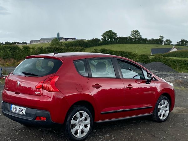 Peugeot 3008 Hatchback, Diesel, 2011, Red