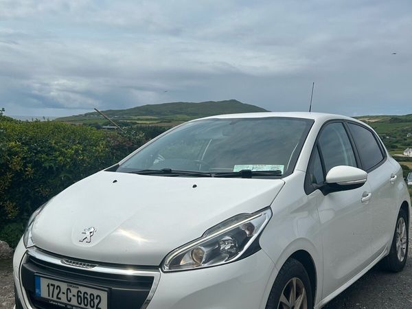 Peugeot 208 Hatchback, Diesel, 2017, White