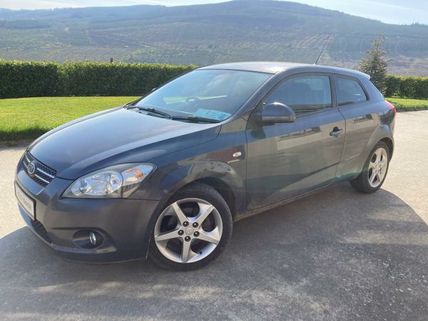 Kia Ceed Hatchback, Diesel, 2010, Grey
