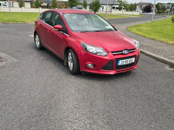 Ford Focus Hatchback, Diesel, 2013, Red