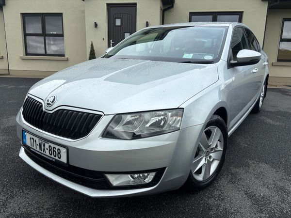 Skoda Octavia Saloon, Diesel, 2017, Grey