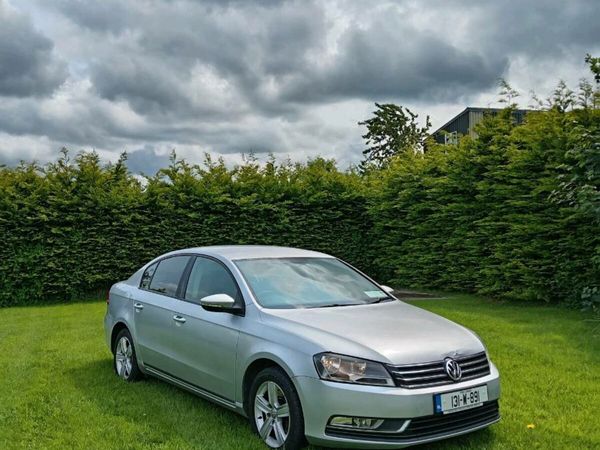 Volkswagen Passat Saloon, Diesel, 2013, Red