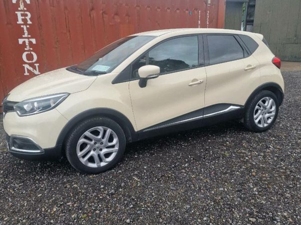 Renault Captur Hatchback, Petrol, 2014, Beige