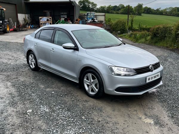 Volkswagen Jetta Saloon, Diesel, 2012, Silver