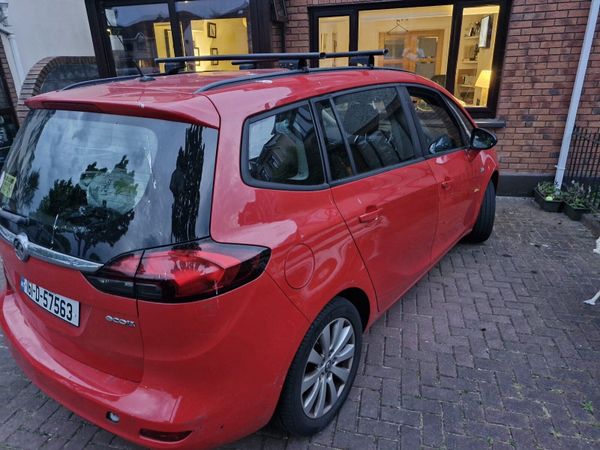 Vauxhall Zafira MPV, Diesel, 2016, Red