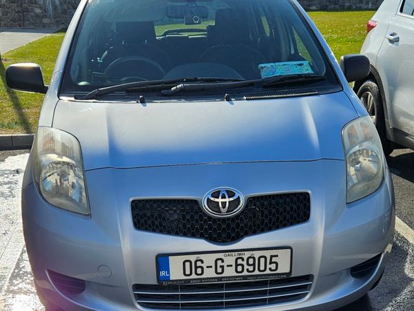 Toyota Yaris Hatchback, Petrol, 2006, Silver